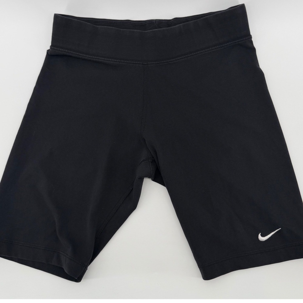 Nike Bike Shorts Womens Medium Black Essential Mid-Rise Embroidered Swoosh Logo